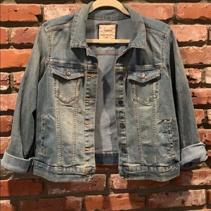 Ladies dirty denim jacket